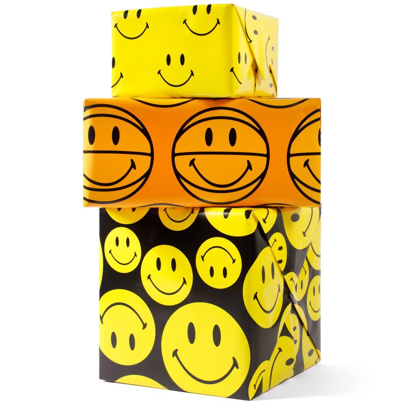 360001036 SMILEY GIFT WRAPPING PAPER MULTI 1