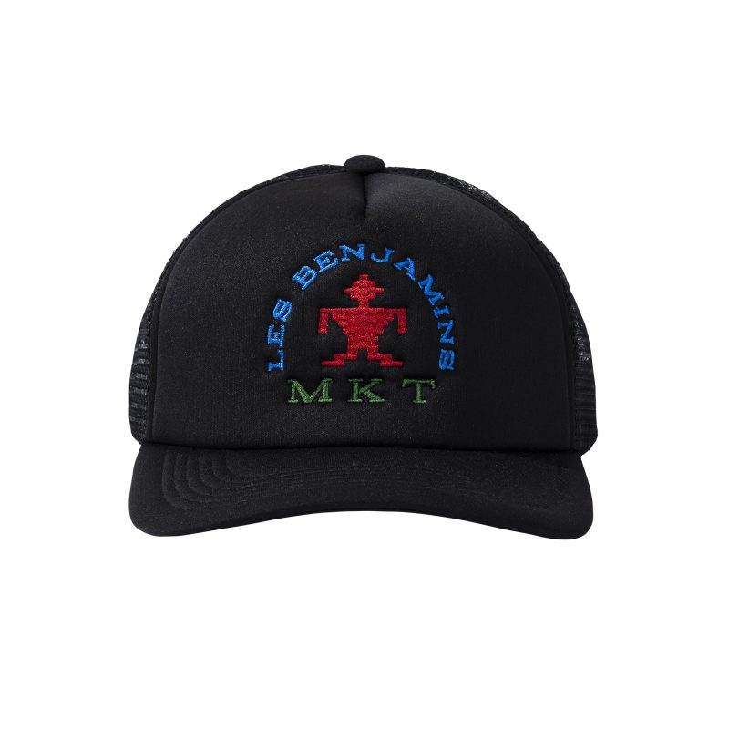 390000373 MKTTEXTILETRUCKERHAT BLACK 01