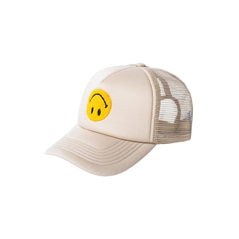 390000450 SMILEYUPSIDEDOWNTRUCKERHAT ECRU 02