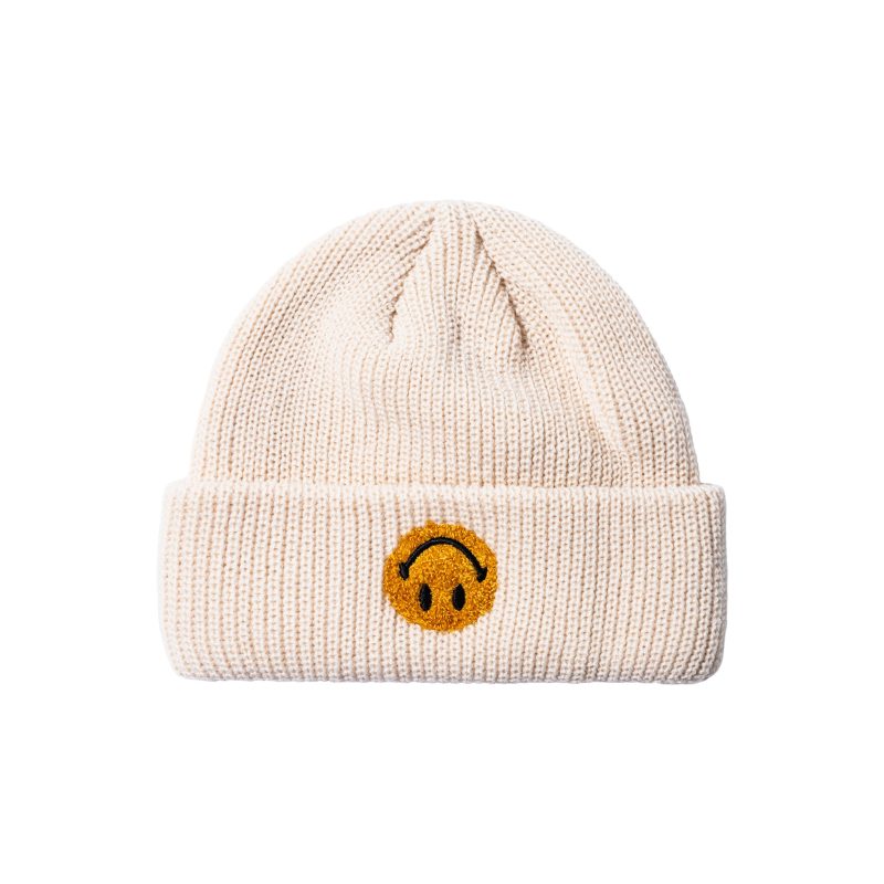 390000453 SMILEYUPSIDEDOWNBEANIE ECRU 01